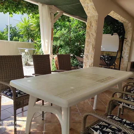 Appartement House Vir-to-all *