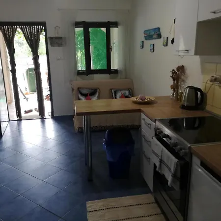 Apartment House Vir-to-all *